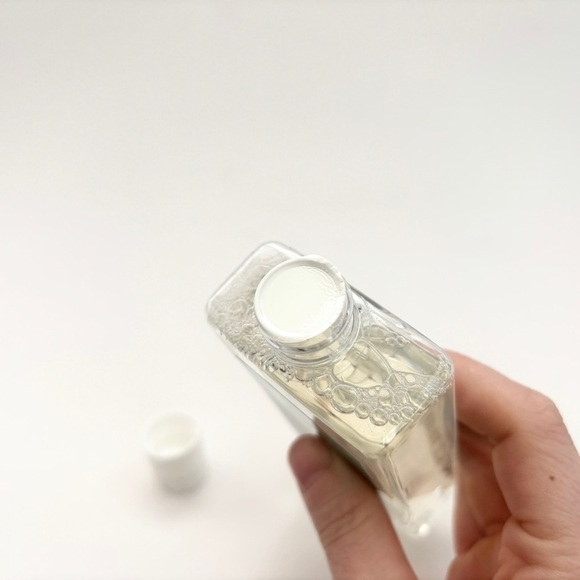 NWT FEEL BRAND AHA & Vitamin C Toner - 5 oz - Retails $43 - Picture 2 of 12